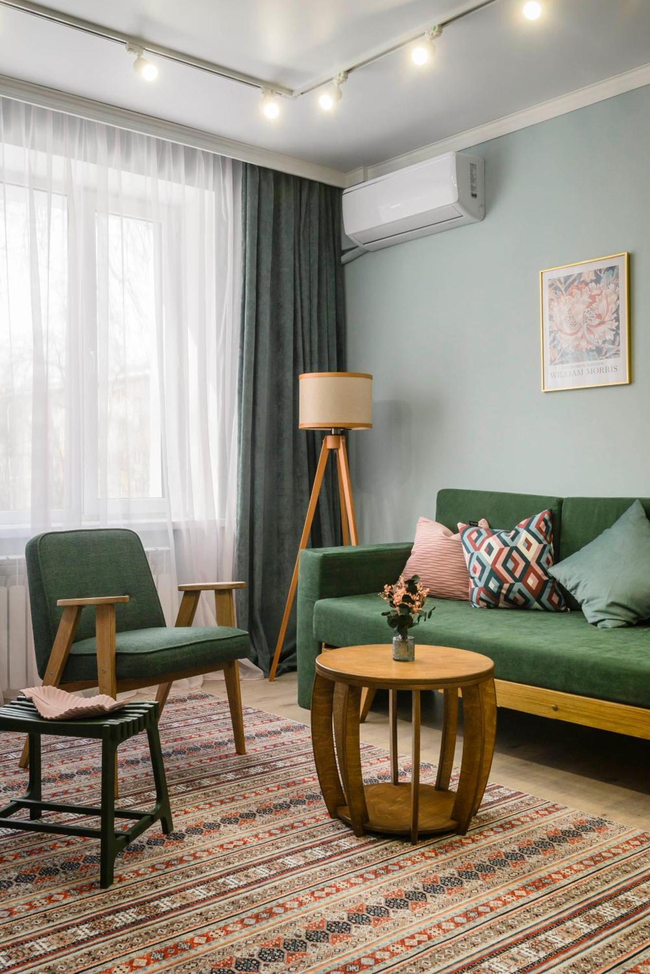 Mid-Century Charm Apartments В Центре Алматы Extérieur photo
