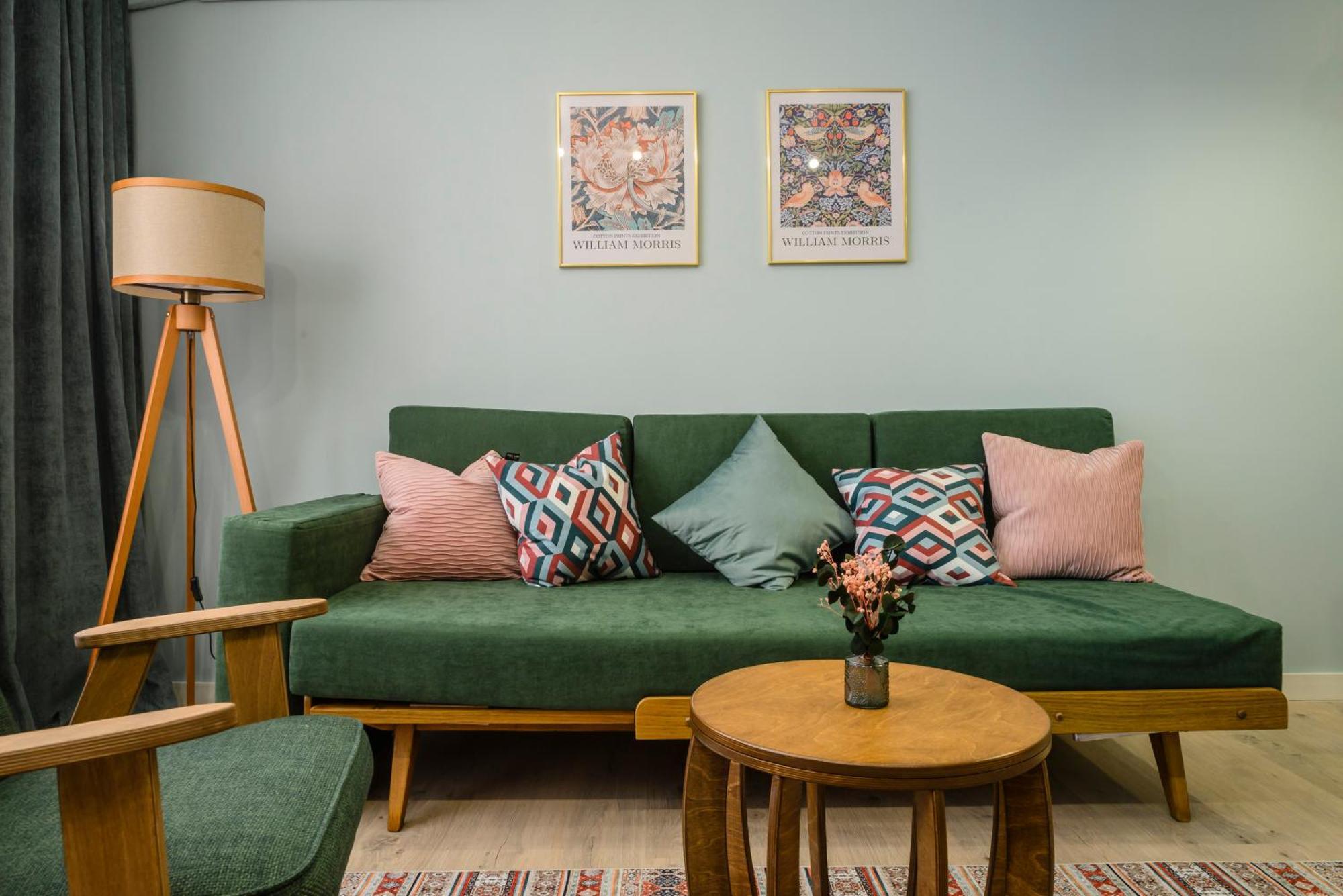 Mid-Century Charm Apartments В Центре Алматы Extérieur photo